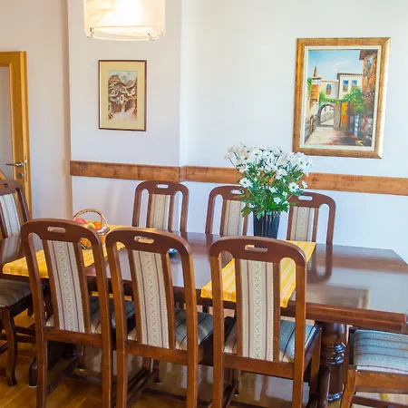 Italy - Promenade شقة